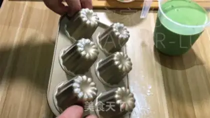Make Creiro with tea and cream step 12