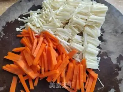 Make Gold-cracking mushrooms and carrots step 1