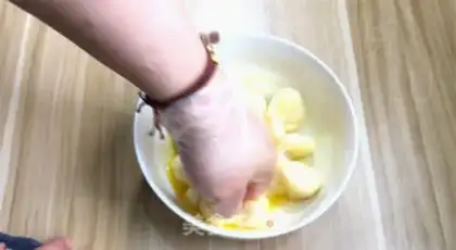Make Scrambled with tea and potatoes step 14