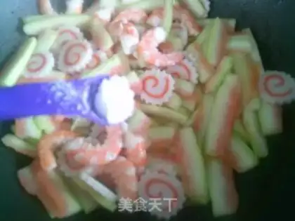 Make Shrimp board and watermelon peel step 12