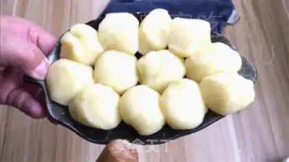 Make Scrambled with tea and potatoes step 22