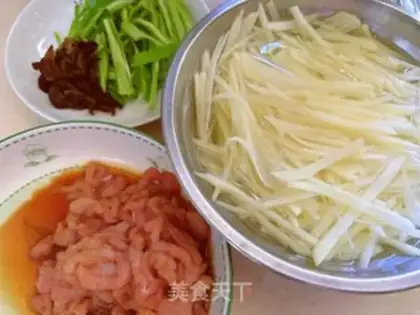 Make Fish with potatoes step 0