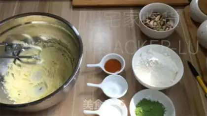 Make Tea-painted omelet cookies step 1