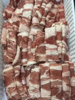 Make Tomato gill mushrooms, fat cow step 0