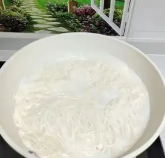 Make Beef shrimp noodles step 0