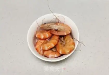 Make Beef shrimp noodles step 3