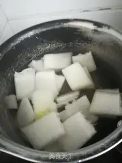 Make Pork shrimp soup step 2