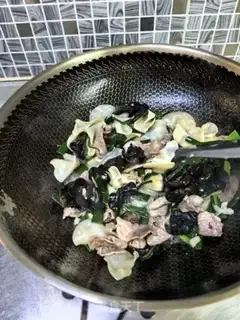 Make Black-and-white-eared meat step 7