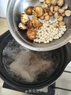 Make The lotus soup step 5