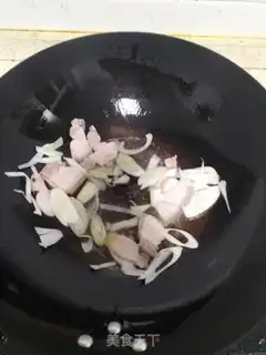 Make Mushroom tofu pork soup step 1