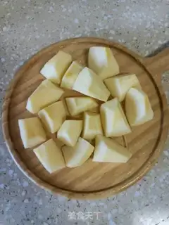 Make Apple Lotus lilies step 1