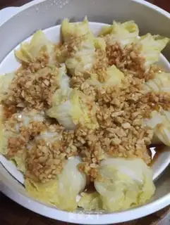 Make Garlic steaming doll rolls step 7