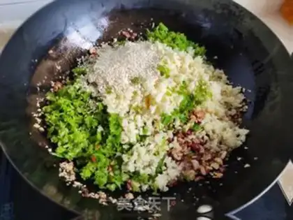 Make Peanut garlic pepper sauce step 9