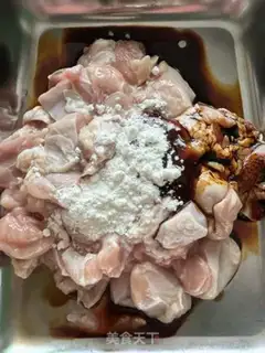 Make Onion fried chicken leg step 1