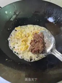 Make Snow beef fried rice step 7