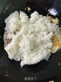 Make Snow beef fried rice step 8