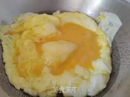 Make Tomato fried eggs step 3