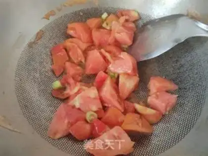 Make Tomato fried eggs step 5