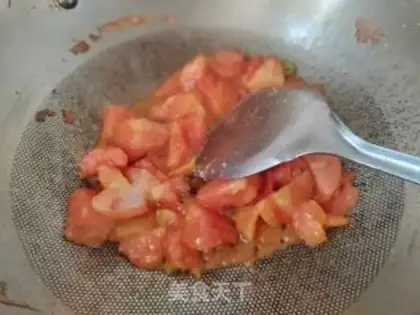 Make Tomato fried eggs step 6
