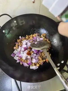 Make Onion fried chicken leg step 8
