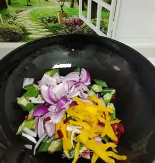 Make Snow beef fried rice step 11
