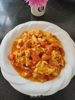 Make Tomato fried eggs step 8
