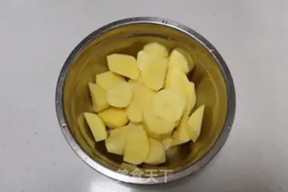 Make Baked potatoes step 1
