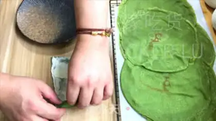 Make Tea and cream rolls step 20