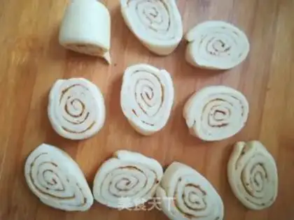 Make Barbecue rolls step 4