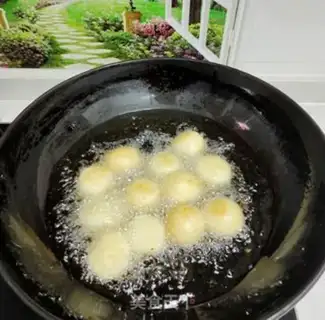 Make Cracked potato ball step 5