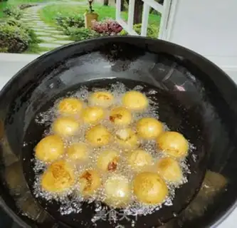 Make Cracked potato ball step 6
