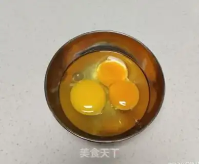 Make Eggs and garlic step 0