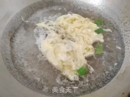 Make Sorrow egg soup step 3