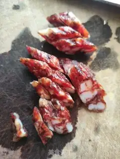 Make Onion fried sausage step 0