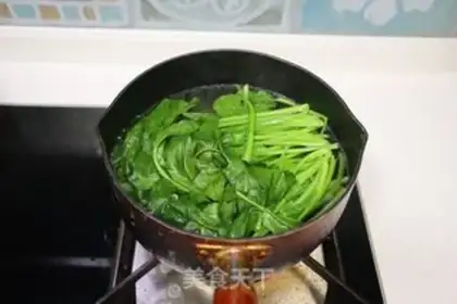 Make Spinach tofu step 1