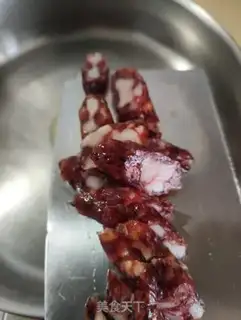 Make Onion fried sausage step 2