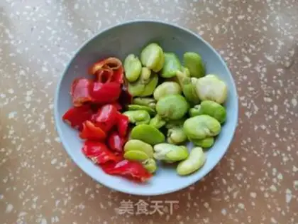 Make Cream pepper beans for eggs step 0
