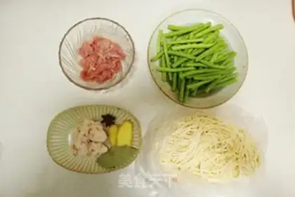 Make Long bean horn noodles step 0