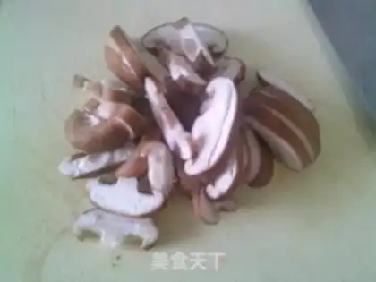 Make Fry mushrooms and broccoli step 1