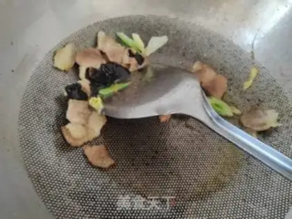 Make Fried pepper eggs step 5