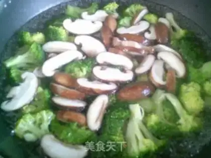 Make Fry mushrooms and broccoli step 5