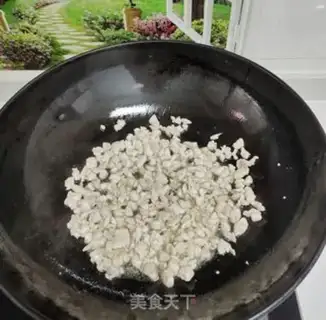 Make Homemade fragrance sauce step 0