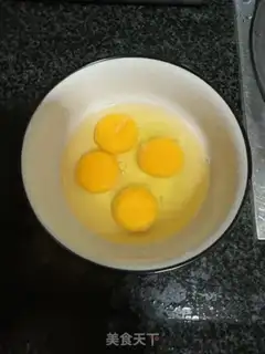 Make Tomato eggs and shrimp step 1