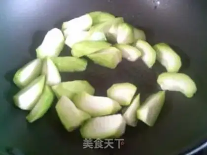 Make Squeeze the pickle and make the tofu step 4
