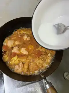 Make Tomato eggs and shrimp step 12