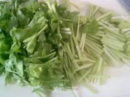 Make The celery makes the leaves step 4