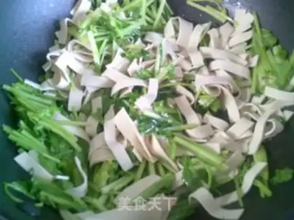 Make The celery makes the leaves step 8