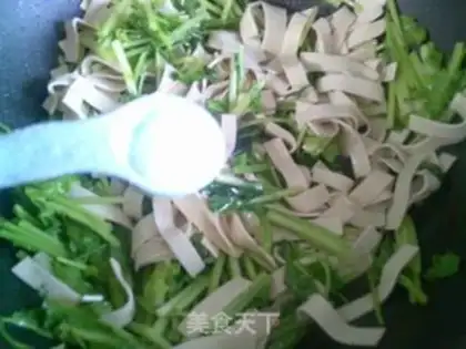 Make The celery makes the leaves step 9