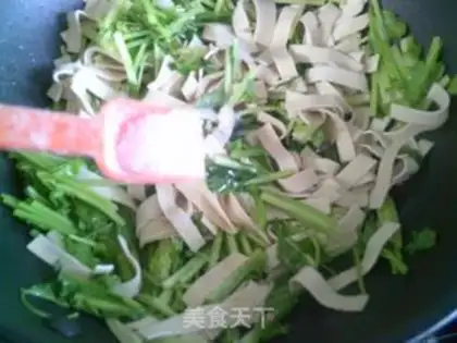 Make The celery makes the leaves step 10