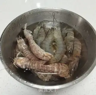 Make A white burning shrimp-skinned shrimp step 1